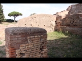 04210 ostia - regio i - caseggiato (i,viii,4) - raum am suedende - bli nordosten - 09-2023.jpg